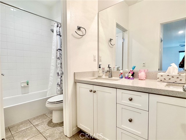 Detail Gallery Image 13 of 28 For 403 Aura Dr, Costa Mesa,  CA 92626 - 4 Beds | 3 Baths