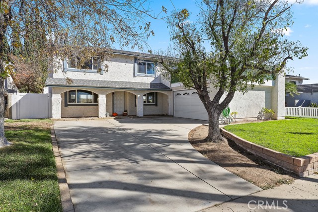 Detail Gallery Image 1 of 31 For 2790 Broadmoor Ave, Simi Valley,  CA 93065 - 4 Beds | 2/1 Baths