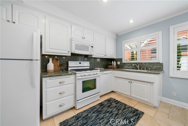 Detail Gallery Image 8 of 25 For 923 17th St #4,  Santa Monica,  CA 90403 - 2 Beds | 2 Baths