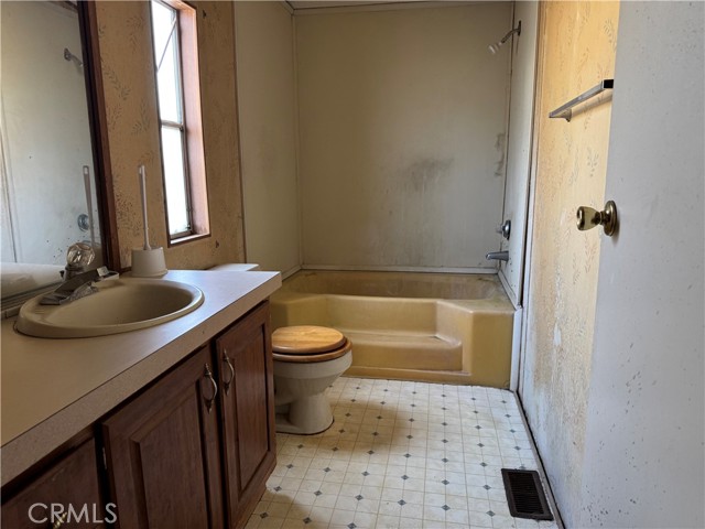 Detail Gallery Image 7 of 15 For 13214 Lamel St, North Edwards,  CA 93523 - 3 Beds | 2 Baths