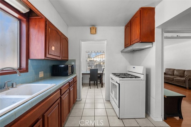 Detail Gallery Image 26 of 44 For 9625 Alexander Ave, South Gate,  CA 90280 - 3 Beds | 2 Baths