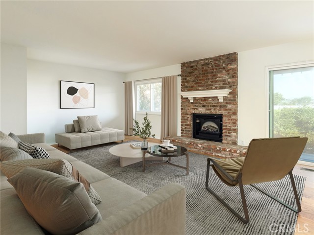 Detail Gallery Image 12 of 18 For 724 Loma Vista St, El Segundo,  CA 90245 - 4 Beds | 3 Baths