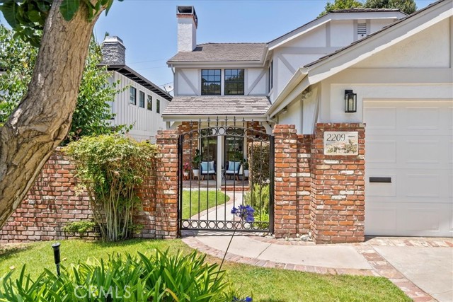 2209 Valley Drive, Manhattan Beach, California 90266, 4 Bedrooms Bedrooms, ,2 BathroomsBathrooms,Residential,Sold,Valley,SB22159548