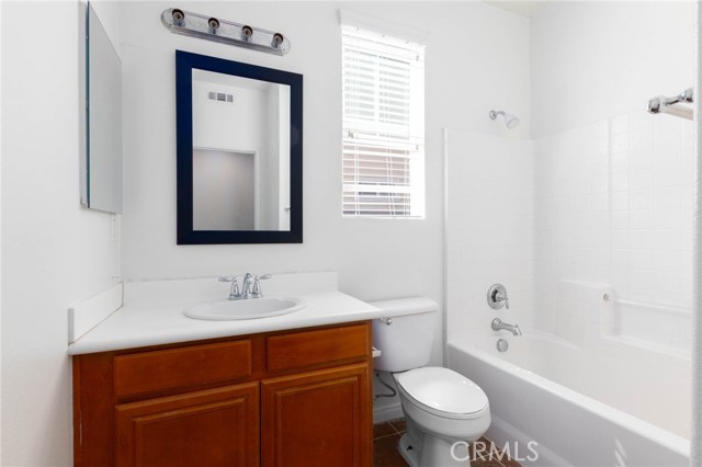 30315 Laruns Street, Murrieta CA: https://media.crmls.org/medias/fdd05e32-09db-4f46-b0de-25f2d1c30916.jpg