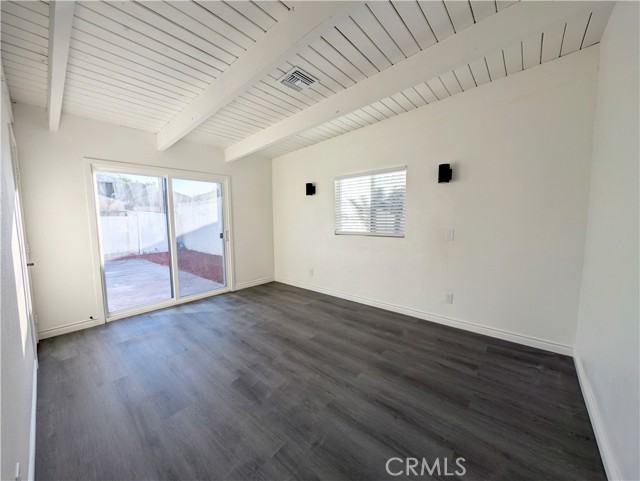 Detail Gallery Image 18 of 18 For 732 W 117th St, Los Angeles,  CA 90044 - 5 Beds | 2 Baths