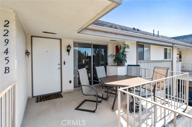 Detail Gallery Image 3 of 25 For 22945 Nadine Cir #B,  Torrance,  CA 90505 - 2 Beds | 2 Baths