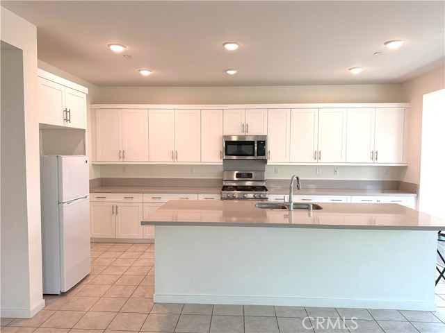Detail Gallery Image 4 of 61 For 2692 E Penelope Ln, Ontario,  CA 91762 - 5 Beds | 3 Baths