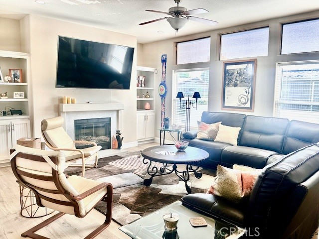 8901 Eton Avenue, Canoga Park CA: https://media.crmls.org/medias/fdd34e08-3402-4f0a-bb05-0d0ce9cbbdc6.jpg