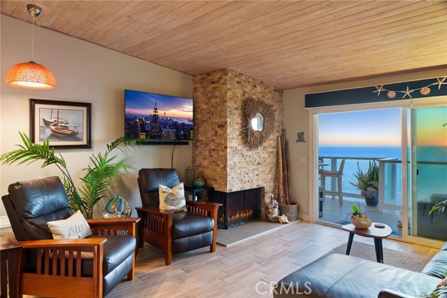 34365 Dana Strand Road, Dana Point CA: https://media.crmls.org/medias/fdd3ca26-27d2-445b-9c5d-d40bf90f18d2.jpg