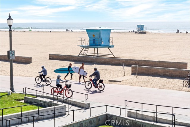 6467 Frampton, Huntington Beach CA: https://media.crmls.org/medias/fdd4027c-779f-44c7-bc80-083562cba768.jpg