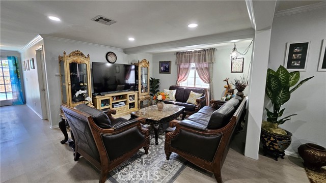 Detail Gallery Image 7 of 44 For 17912 Gridley Rd, Artesia,  CA 90701 - 4 Beds | 3 Baths