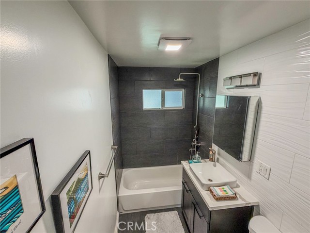 Detail Gallery Image 23 of 51 For 6841 E Bacarro, Long Beach,  CA 90815 - 4 Beds | 3 Baths