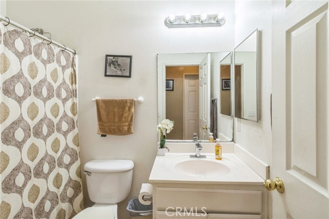Detail Gallery Image 6 of 11 For 14551 Heatherdale Ct, Adelanto,  CA 92301 - 3 Beds | 2 Baths