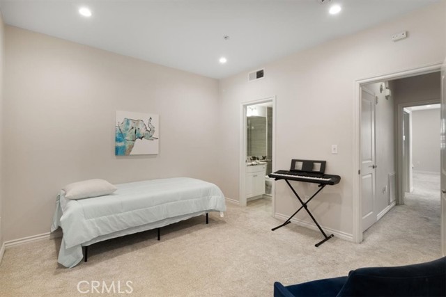 89 E Commonwealth Avenue, Alhambra CA: https://media.crmls.org/medias/fdd4b832-fcb4-480b-930a-c99961909d4c.jpg