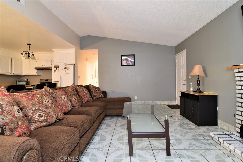 MLS #SR25252356 image #4