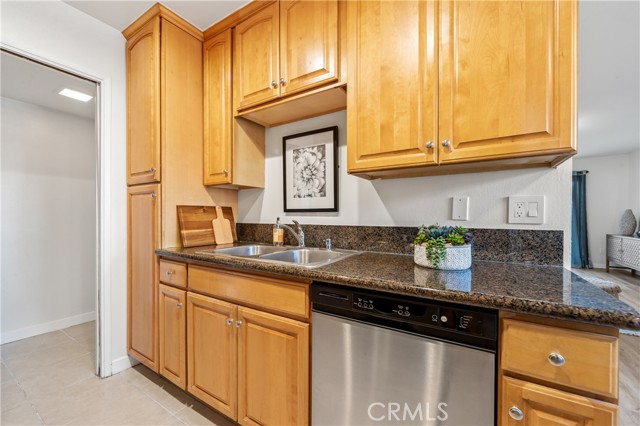 Image 11 of 62 For 6600 Warner  241