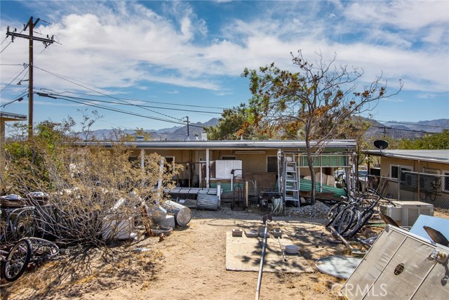 Detail Gallery Image 11 of 13 For 6130 E Parkway, Joshua Tree,  CA 92252 - 2 Beds | 1 Baths