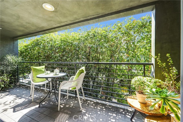 Detail Gallery Image 22 of 31 For 1120 N El Centro #5,  Los Angeles,  CA 90038 - 2 Beds | 2/1 Baths