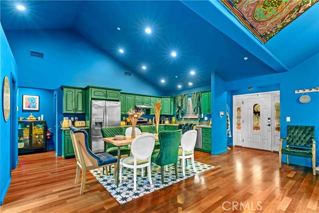 1253 Golden Rule, Lake Arrowhead CA: https://media.crmls.org/medias/fdd605db-f18f-478f-8781-413c08bae513.jpg