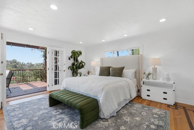 20994 Bandera Street, Woodland Hills CA: https://media.crmls.org/medias/fdd673f5-a0d8-4362-b1d9-fa0a2541353d.jpg