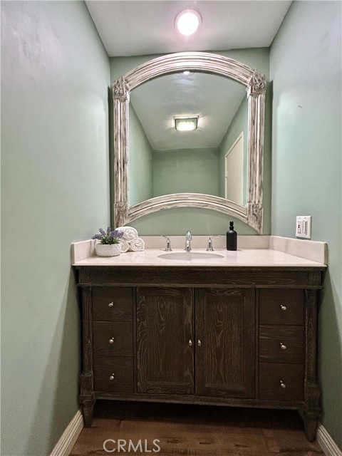 Detail Gallery Image 6 of 28 For 10317 Steven Pl, Chatsworth,  CA 91311 - 4 Beds | 2/1 Baths