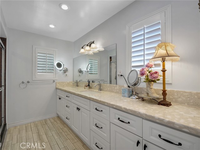401 E Cherry Avenue, Monrovia CA: https://media.crmls.org/medias/fdd70dd5-e9bb-40ba-a948-a418af075aa7.jpg