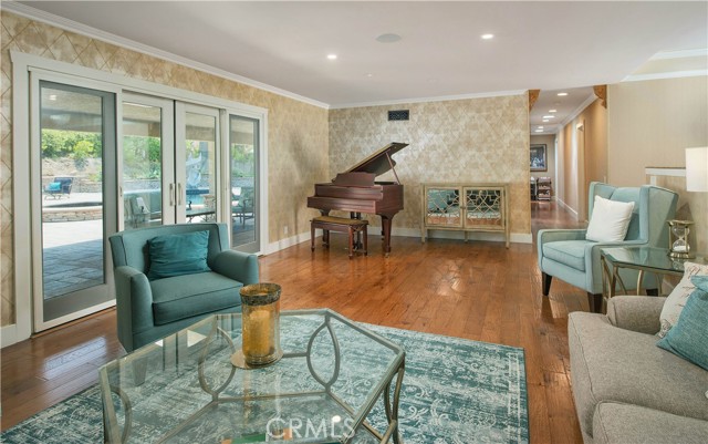 Detail Gallery Image 17 of 54 For 16426 Knollwood Dr, Granada Hills,  CA 91344 - 5 Beds | 4 Baths