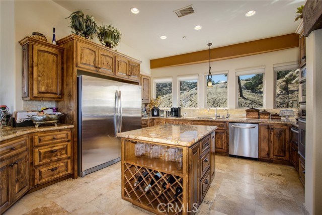 Detail Gallery Image 12 of 38 For 56245 Cobalt Rd, Yucca Valley,  CA 92284 - 3 Beds | 3 Baths