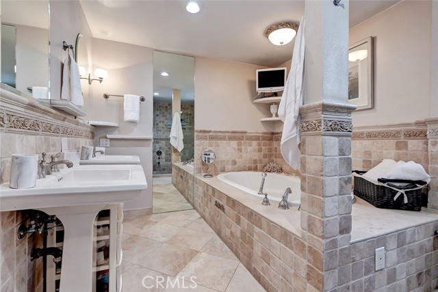 469 27th Street, Manhattan Beach, California 90266, 3 Bedrooms Bedrooms, ,3 BathroomsBathrooms,Residential,Sold,27th,SB22088434