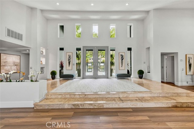 Image 4 of 46 For 18782 Peppertree Drive