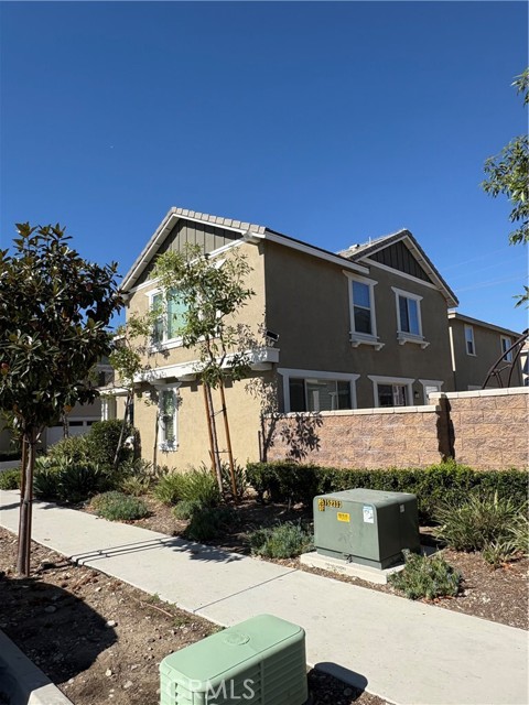 Detail Gallery Image 3 of 3 For 16540 Monteviejo, Fontana,  CA 92336 - 3 Beds | 2/1 Baths