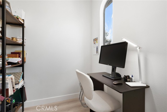 17 Crescent City, Irvine CA: https://media.crmls.org/medias/fdd96a9d-797a-48ae-a4ee-88964c95513c.jpg