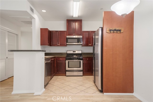 13941 Sherman Way, Van Nuys CA: https://media.crmls.org/medias/fdda13ad-edd3-4b42-b17e-56b2fbfb885e.jpg