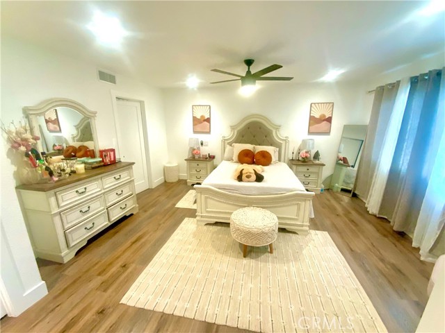 2416 Hialeah Circle, Norco CA: https://media.crmls.org/medias/fdda5d2f-6291-4f29-880e-f177507116d8.jpg
