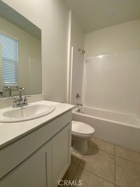 Detail Gallery Image 17 of 19 For 8348 N Canby Pl, Northridge,  CA 91325 - 3 Beds | 3/1 Baths