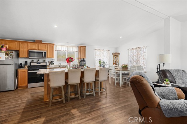 1863 Norwood Drive, Paradise CA: https://media.crmls.org/medias/fddab5e7-7211-4304-8544-ac7d93f29d96.jpg