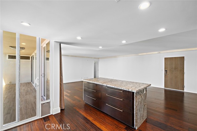 Detail Gallery Image 16 of 26 For 310 Fernando St #307,  Newport Beach,  CA 92661 - 2 Beds | 2 Baths