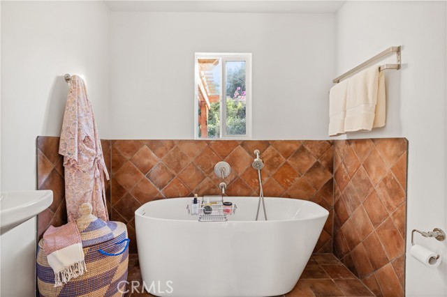 Detail Gallery Image 21 of 41 For 95 Taormina Ln, Ojai,  CA 93023 - 1 Beds | 1 Baths