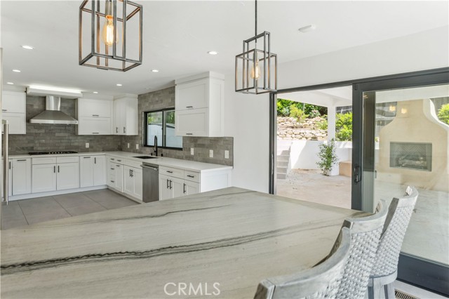 Detail Gallery Image 16 of 49 For 25650 Timpangos Dr, Calabasas,  CA 91302 - 5 Beds | 4/1 Baths