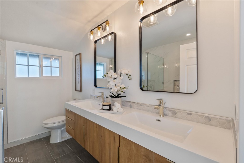 Fddb8c9d F363 450e 80e8 Acdf7b4e445c