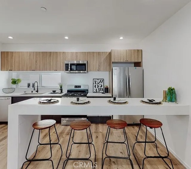 Detail Gallery Image 3 of 20 For 6344 Camellia #6346,  North Hollywood,  CA 91606 - 4 Beds | 3 Baths