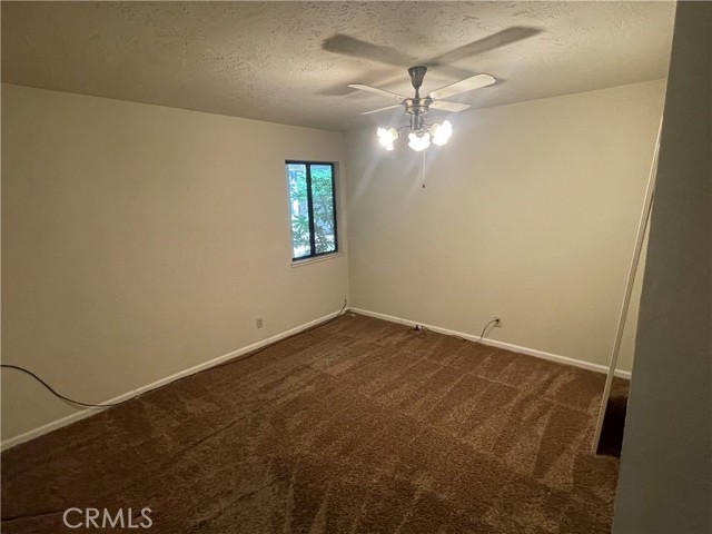 Detail Gallery Image 6 of 11 For 2215 W, Merced,  CA 95340 - 3 Beds | 2/1 Baths