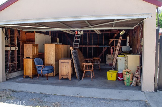 10520 Haskell Avenue, Granada Hills CA: https://media.crmls.org/medias/fddcbf54-d06a-4f46-8202-4138eb3550c0.jpg