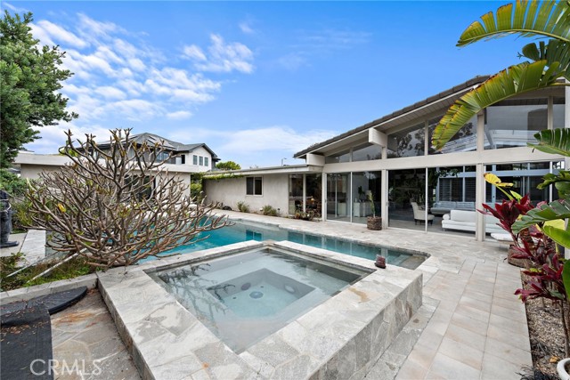 Detail Gallery Image 23 of 33 For 1401 Lincoln Ln, Newport Beach,  CA 92660 - 4 Beds | 5 Baths