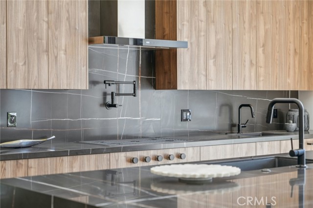 22930 Dolorosa Street, Woodland Hills CA: https://media.crmls.org/medias/fddd1e01-15e2-47bc-affd-5ea14d35a1c5.jpg