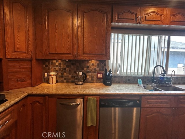 Detail Gallery Image 12 of 15 For 11329 Alburtis Ave, Norwalk,  CA 90650 - 3 Beds | 2 Baths
