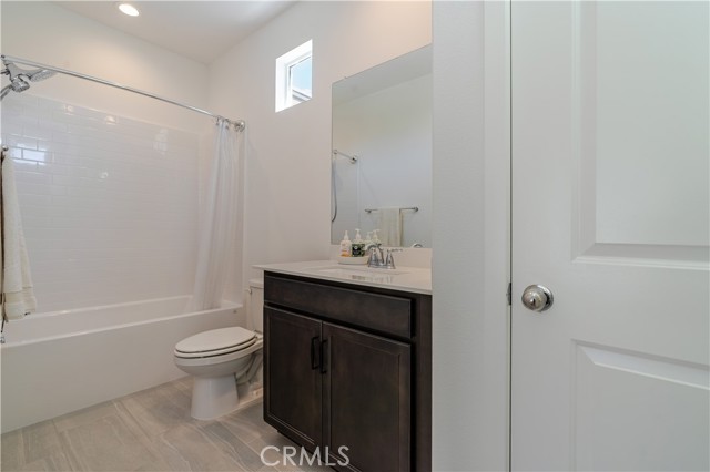 Third floor full bathroom