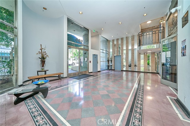 Detail Gallery Image 3 of 16 For 500 S Berendo, Los Angeles,  CA 90020 - 1 Beds | 1 Baths