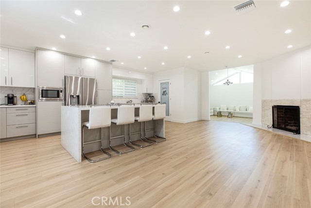 Detail Gallery Image 15 of 57 For 7106 Teesdale Ave, North Hollywood,  CA 91605 - 3 Beds | 2 Baths