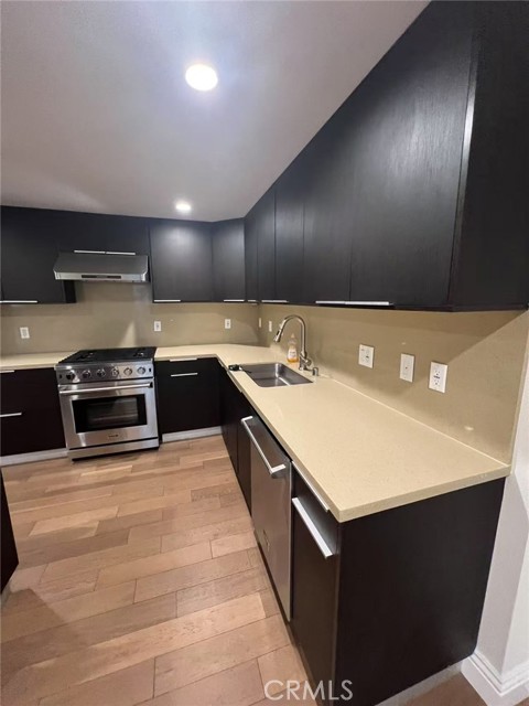2939 Leeward Avenue, Los Angeles CA: https://media.crmls.org/medias/fde12532-fed5-4cf2-a6f1-a2fcd07b3f4a.jpg